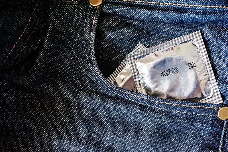 Standard Kondom in Hosentasche