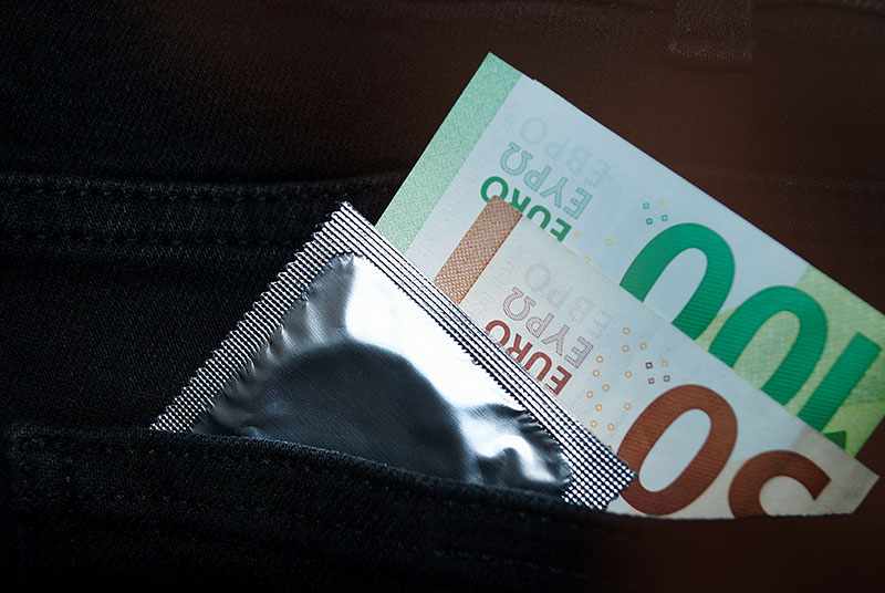 Kondome beim Escort Service für Paare